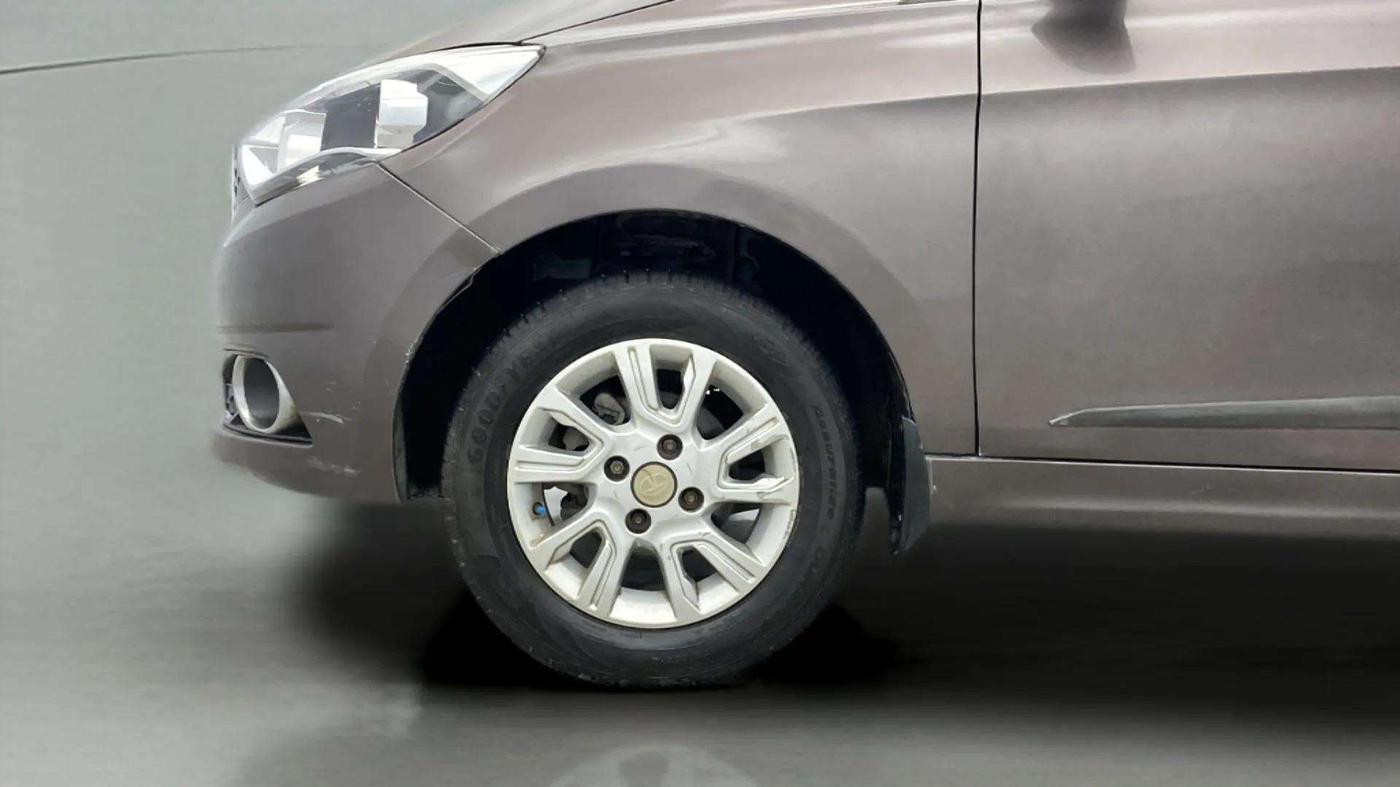 2018 Tata Tiago XZ PETROL, Petrol, Manual, 85,885 km, Left Front Wheel