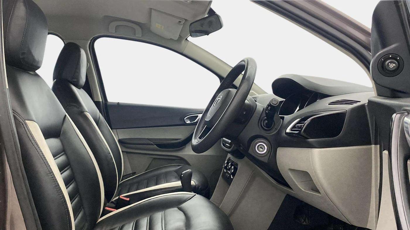 2018 Tata Tiago XZ PETROL, Petrol, Manual, 85,885 km, Right Side Front Door Cabin