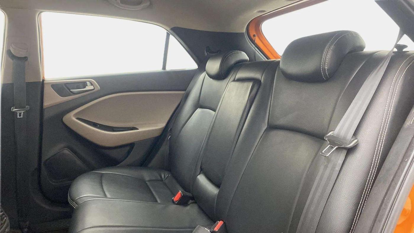 2018 Hyundai Elite i20 ASTA 1.2 (O), Petrol, Manual, 44,209 km, Right Side Rear Door Cabin