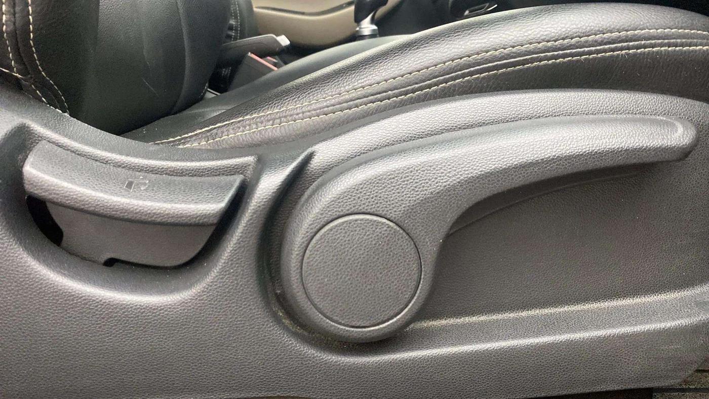 2018 Hyundai Elite i20 ASTA 1.2 (O), Petrol, Manual, 44,209 km, Driver Side Adjustment Panel