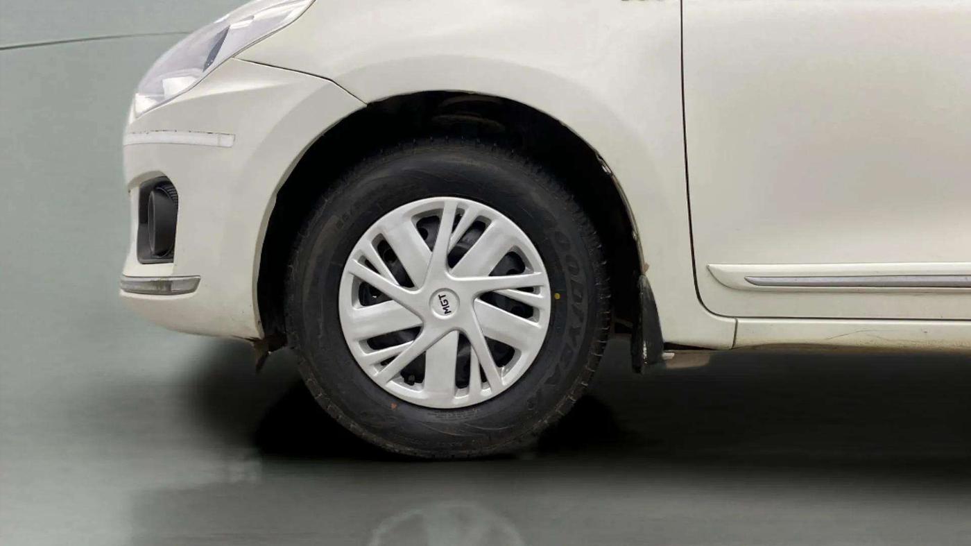 2017 Maruti Dzire VXI, CNG, Manual, 80,983 km, Left Front Wheel