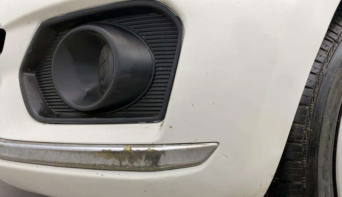 2017 Maruti Dzire VXI, CNG, Manual, 80,983 km, Front bumper - Chrome strip damage