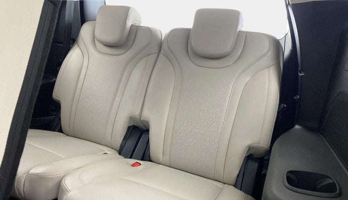 2023 Mahindra XUV700 AX 7 LUXURY D AT 7 STR, Diesel, Automatic, 14,234 km, Third Seat Row ( optional )