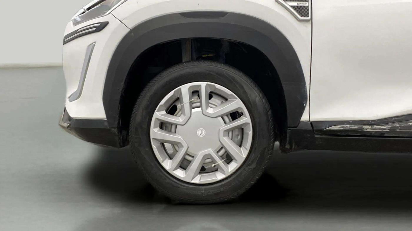 2022 Nissan MAGNITE XE, Petrol, Manual, 22,137 km, Left Front Wheel