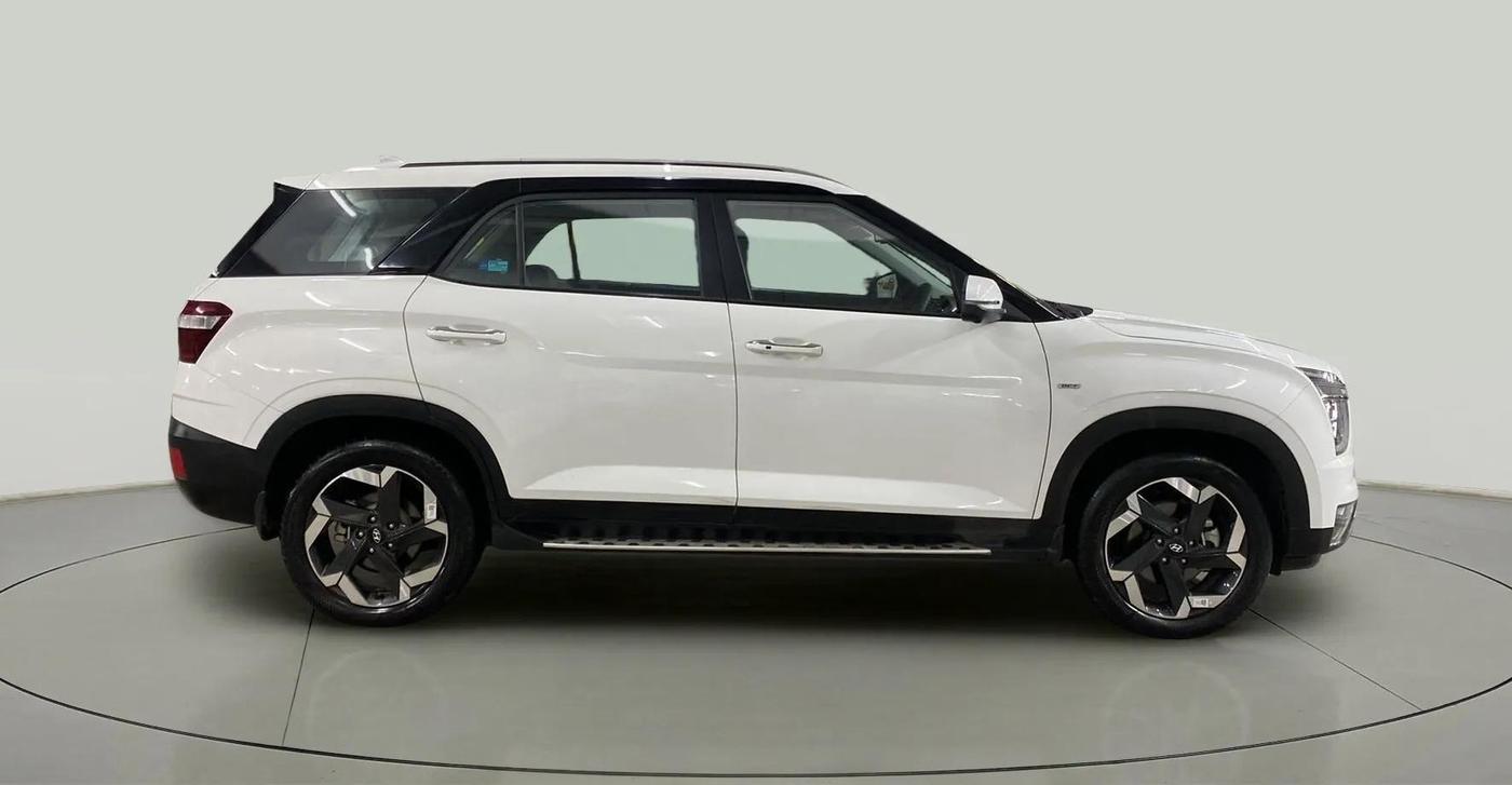 2023 Hyundai ALCAZAR  SIGNATURE (O) DCT 1.5 PETROL 7STR, Petrol, Automatic, 8,996 km, Right Side View
