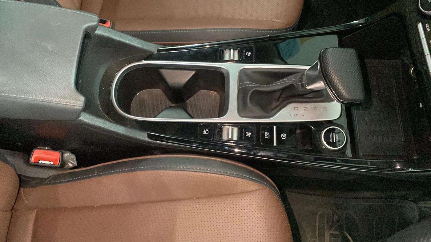 2023 Hyundai ALCAZAR  SIGNATURE (O) DCT 1.5 PETROL 7STR, Petrol, Automatic, 8,996 km, Gear Lever