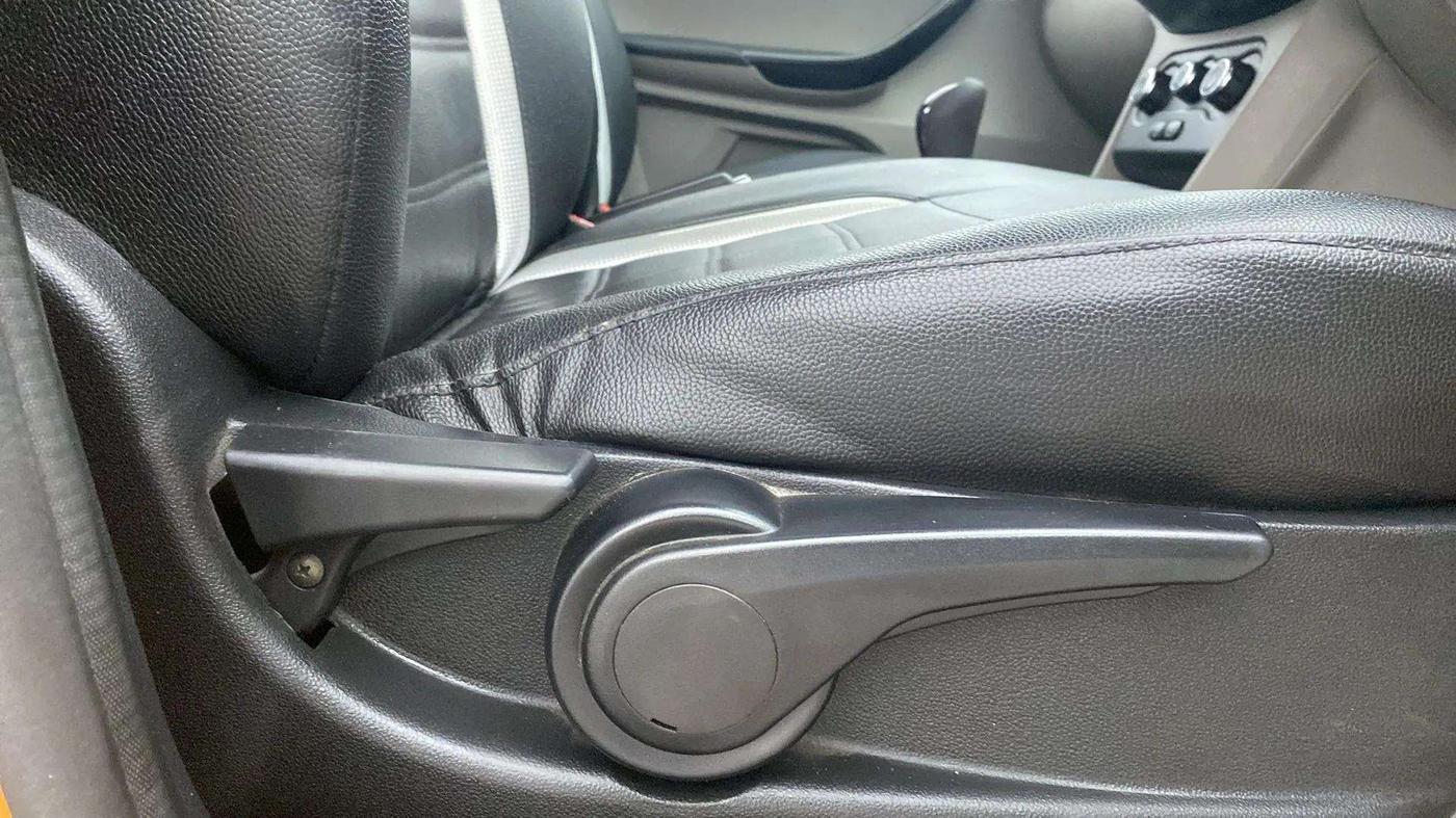 2018 Tata Tiago XZ PETROL, Petrol, Manual, 65,233 km, Driver Side Adjustment Panel