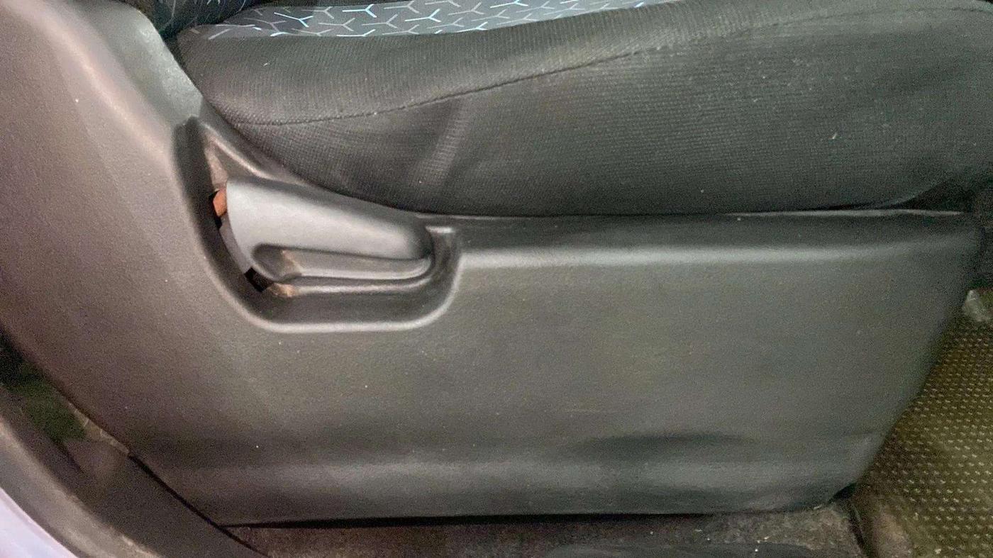 2014 Maruti Wagon R 1.0 LXI CNG, CNG, Manual, 68,757 km, Driver Side Adjustment Panel