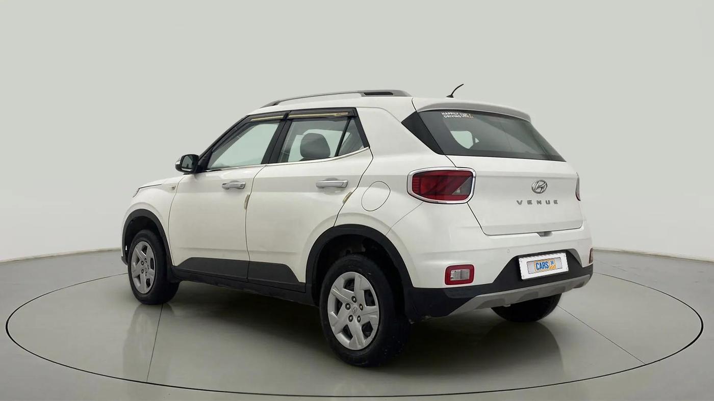 2020 Hyundai VENUE S 1.2, Petrol, Manual, 32,289 km, Left Back Diagonal