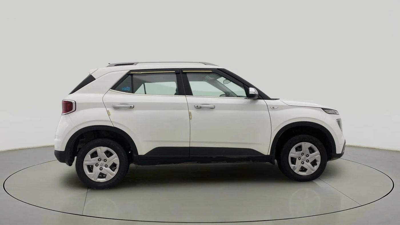 2020 Hyundai VENUE S 1.2, Petrol, Manual, 32,289 km, Right Side View