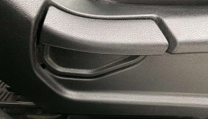 2020 Hyundai VENUE S 1.2, Petrol, Manual, 32,289 km, Driver Side Adjustment Panel