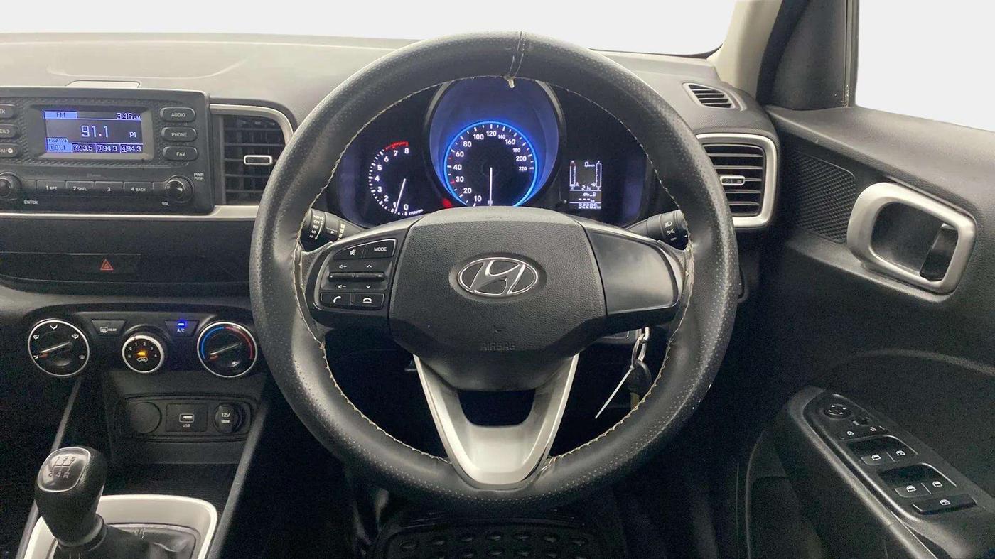 2020 Hyundai VENUE S 1.2, Petrol, Manual, 32,289 km, Steering Wheel Close Up