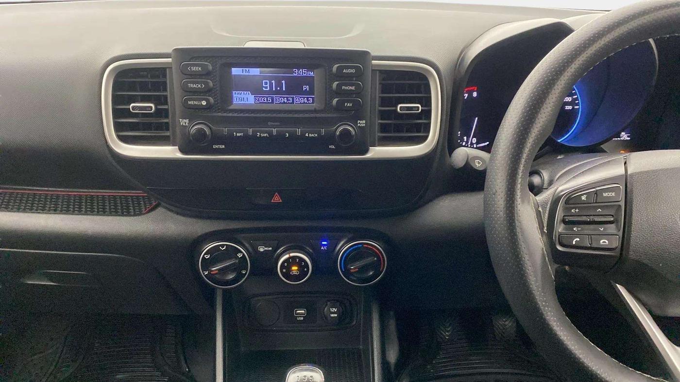 2020 Hyundai VENUE S 1.2, Petrol, Manual, 32,289 km, Air Conditioner