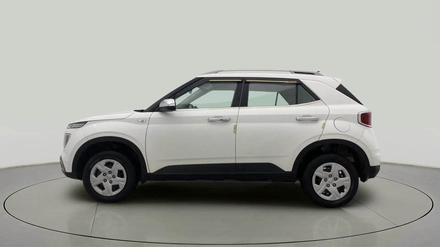 2020 Hyundai VENUE S 1.2, Petrol, Manual, 32,289 km, Left Side