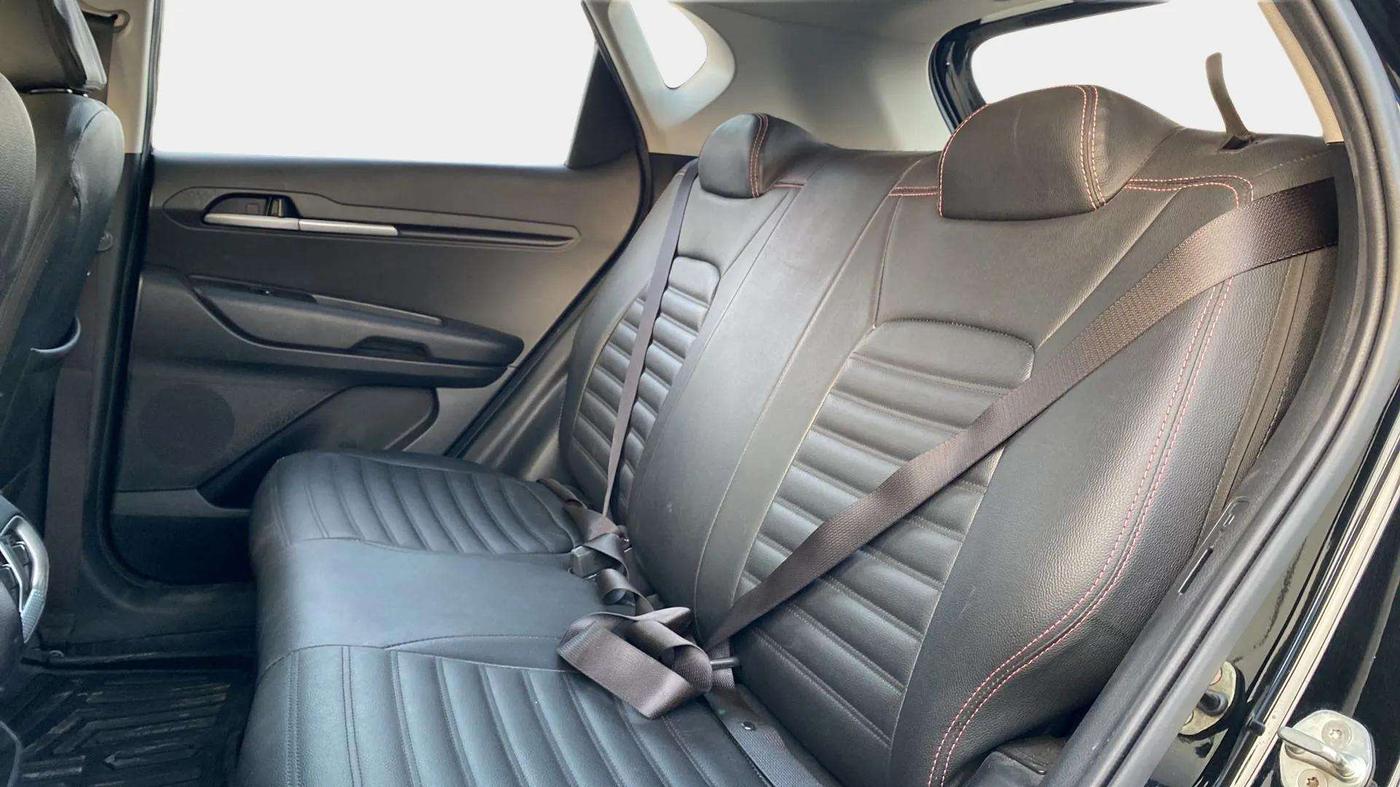 2021 KIA SONET HTK PLUS 1.2, Petrol, Manual, 42,926 km, Right Side Rear Door Cabin