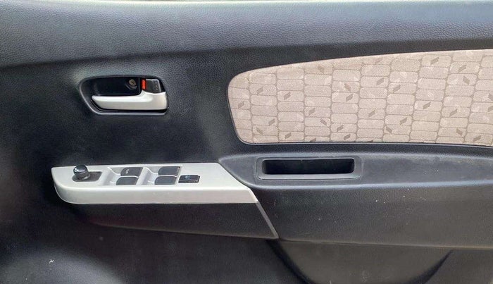 2013 Maruti Wagon R 1.0 VXI, Petrol, Manual, 25,654 km, Driver Side Door Panels Control