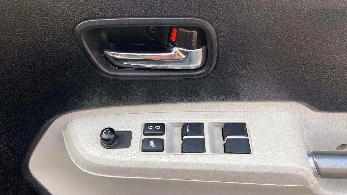 2020 Maruti IGNIS DELTA 1.2, Petrol, Manual, 22,951 km, Driver Side Adjustment Panel