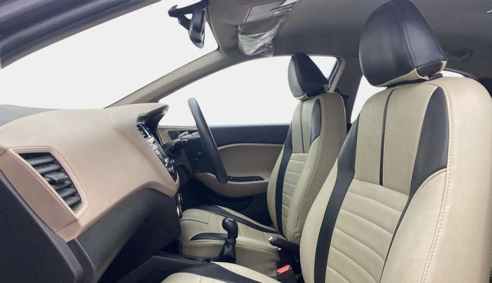2015 Hyundai Elite i20 SPORTZ 1.2 (O), Petrol, Manual, 33,504 km, Right Side Front Door Cabin