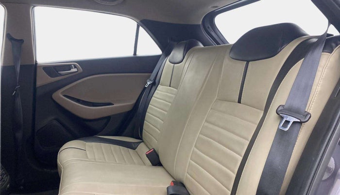 2015 Hyundai Elite i20 SPORTZ 1.2 (O), Petrol, Manual, 33,504 km, Right Side Rear Door Cabin