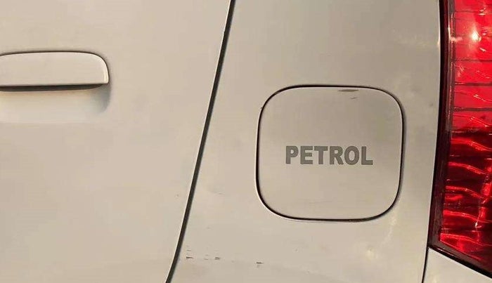 2016 Maruti Wagon R 1.0 VXI AMT, Petrol, Automatic, 61,909 km, Left quarter panel - Minor scratches