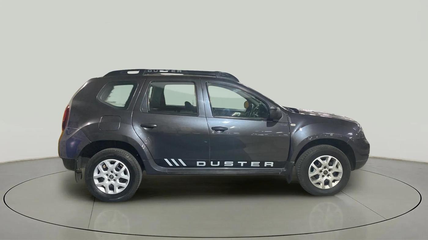 2018 Renault Duster RXE PETROL, Petrol, Manual, 57,999 km, Right Side View