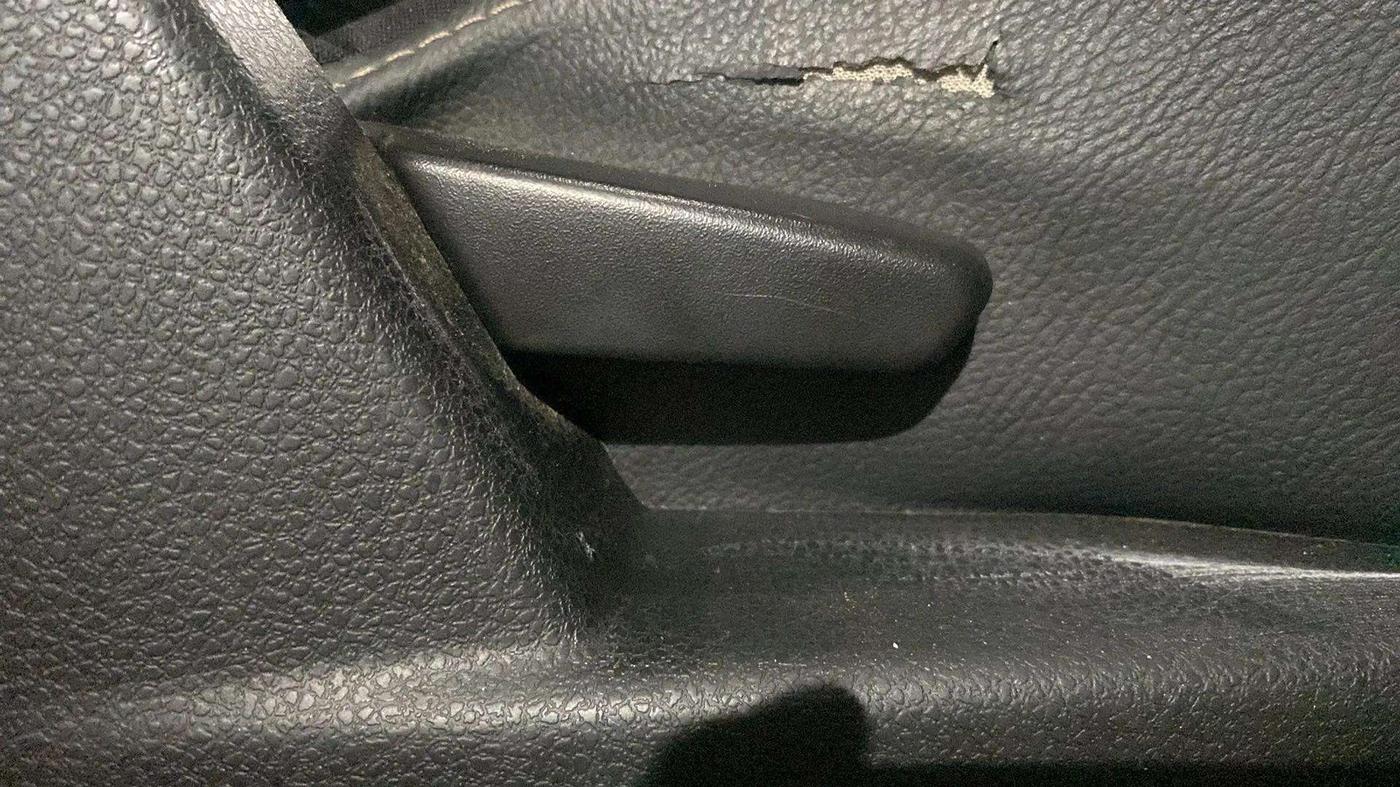 2018 Renault Duster RXE PETROL, Petrol, Manual, 57,999 km, Driver Side Adjustment Panel