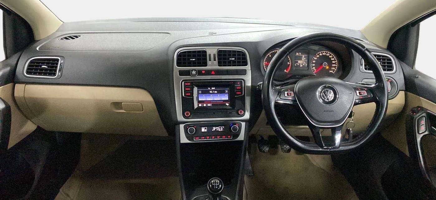 2016 Volkswagen Ameo HIGHLINE1.5L, Diesel, Manual, 86,892 km, Dashboard