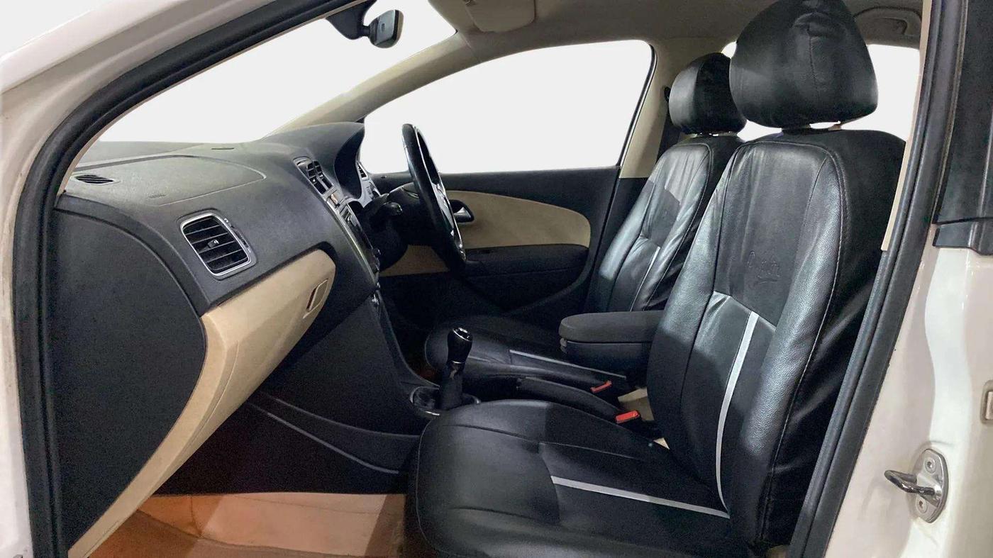 2016 Volkswagen Ameo HIGHLINE1.5L, Diesel, Manual, 86,892 km, Right Side Front Door Cabin