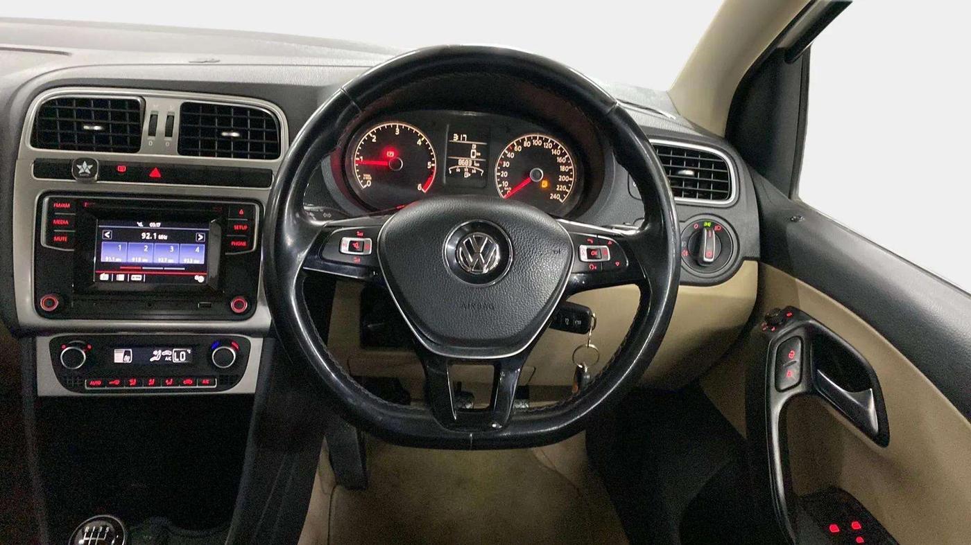2016 Volkswagen Ameo HIGHLINE1.5L, Diesel, Manual, 86,892 km, Steering Wheel Close Up