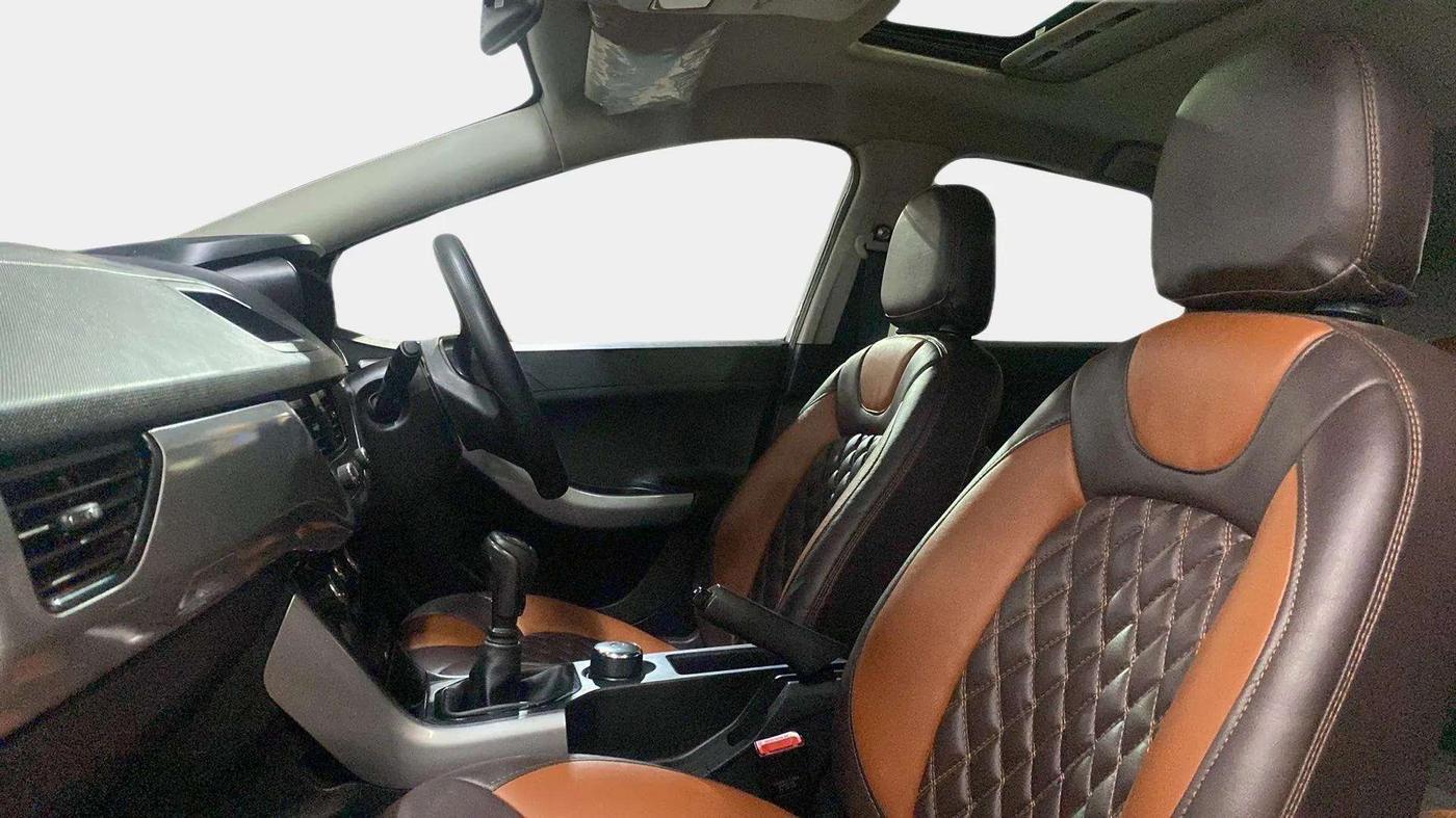2022 Tata NEXON XM PLUS SUNROOF DIESEL, Diesel, Manual, 50,550 km, Right Side Front Door Cabin
