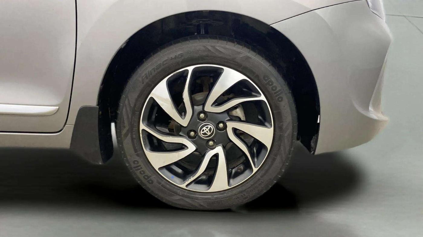 2020 Toyota Glanza G, Petrol, Manual, 68,240 km, Right Front Wheel