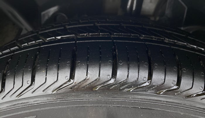 2015 Ford Ecosport TITANIUM 1.5L PETROL AT, CNG, Automatic, 74,413 km, Left Front Tyre Tread