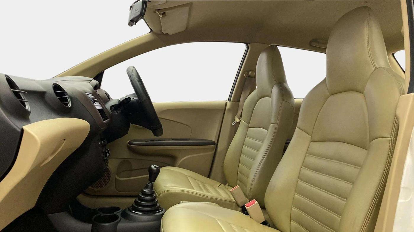 2013 Honda Amaze 1.5L I-DTEC EX, Diesel, Manual, 78,528 km, Right Side Front Door Cabin