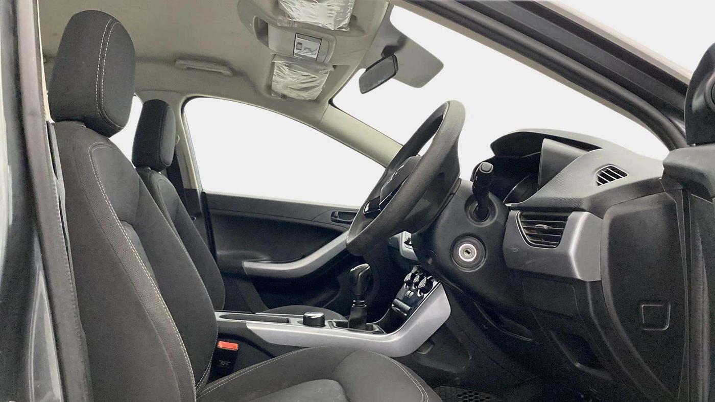 2022 Tata NEXON XM PETROL, Petrol, Manual, 25,670 km, Right Side Front Door Cabin