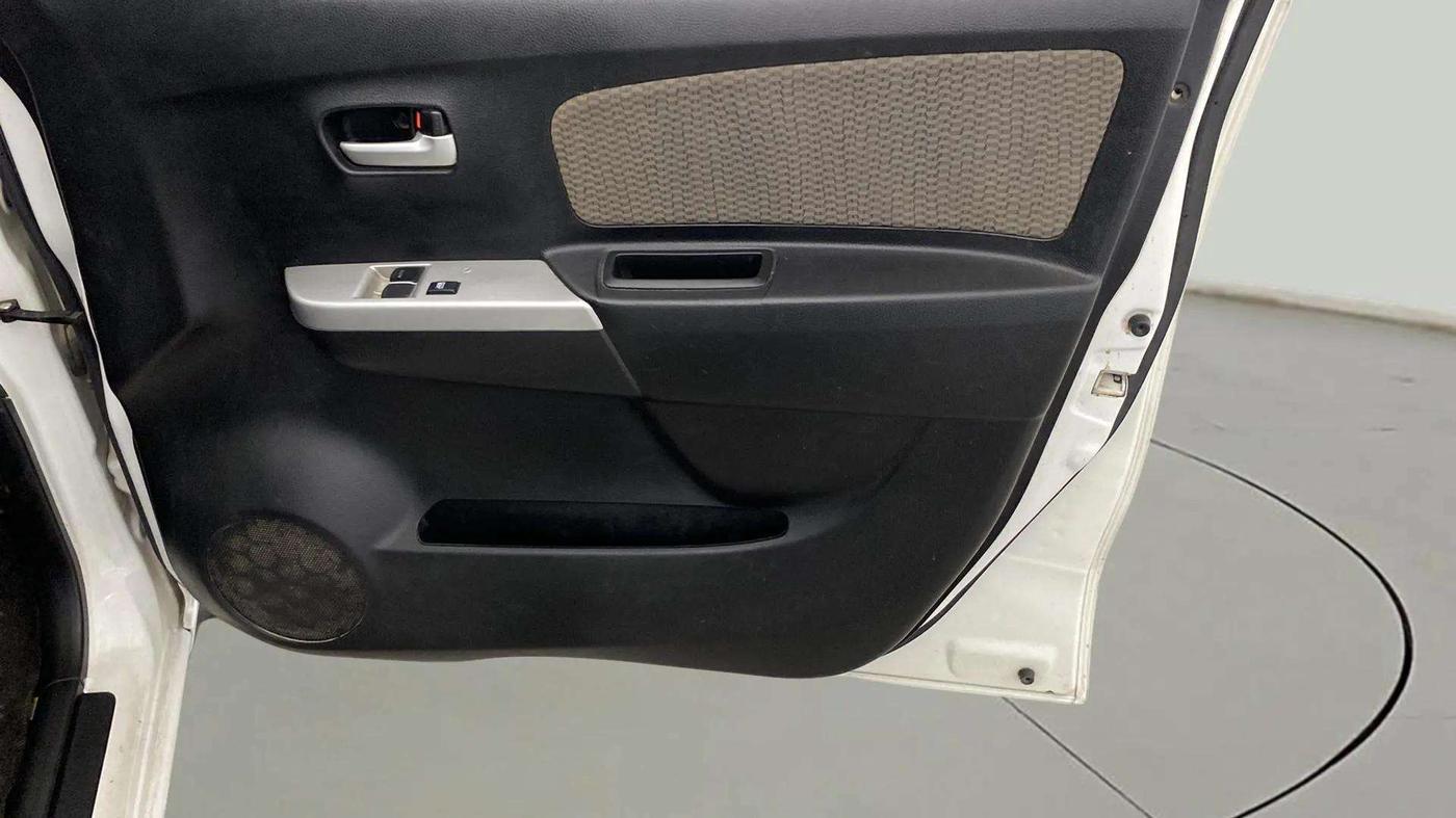2014 Maruti Wagon R 1.0 LXI, Petrol, Manual, 15,896 km, Driver Side Door Panels Control