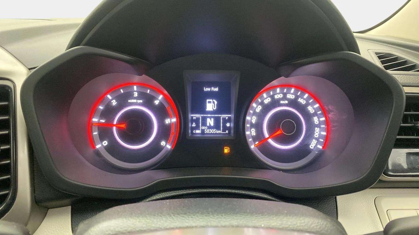 2021 Mahindra XUV300 W8 (O) 1.5 DIESEL, Diesel, Manual, 58,871 km, Odometer Image