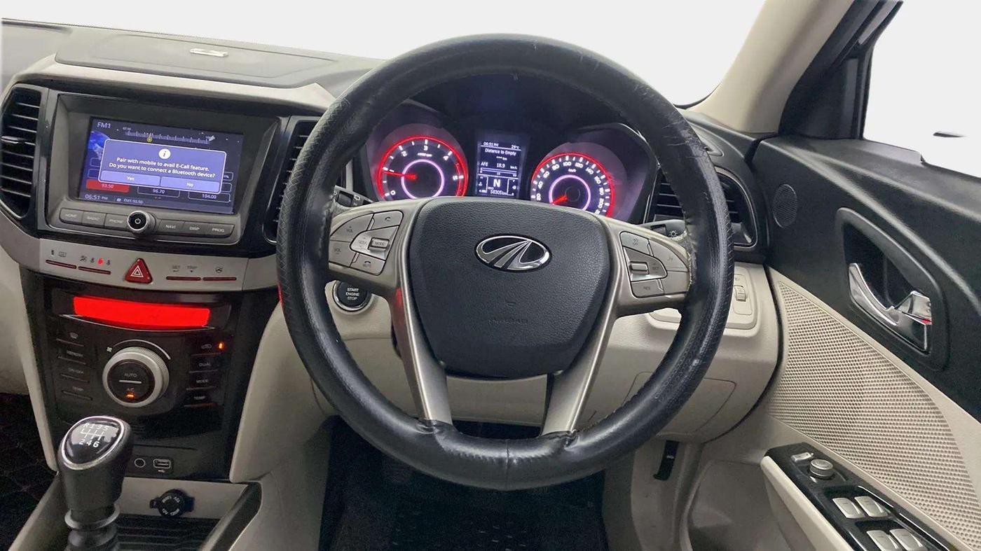 2021 Mahindra XUV300 W8 (O) 1.5 DIESEL, Diesel, Manual, 58,871 km, Steering Wheel Close Up