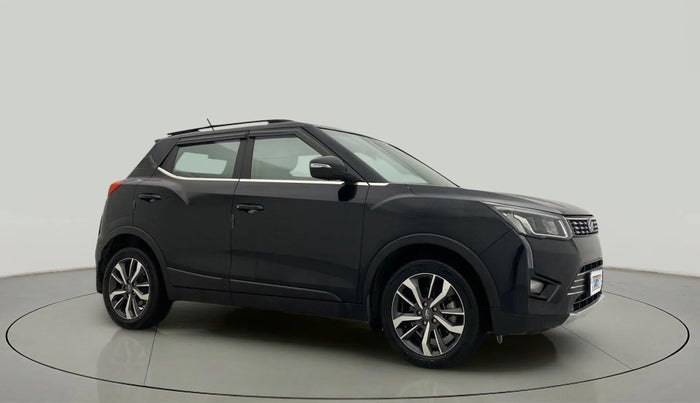 2021 Mahindra XUV300 W8 (O) 1.5 DIESEL, Diesel, Manual, 58,407 km, Right Front Diagonal