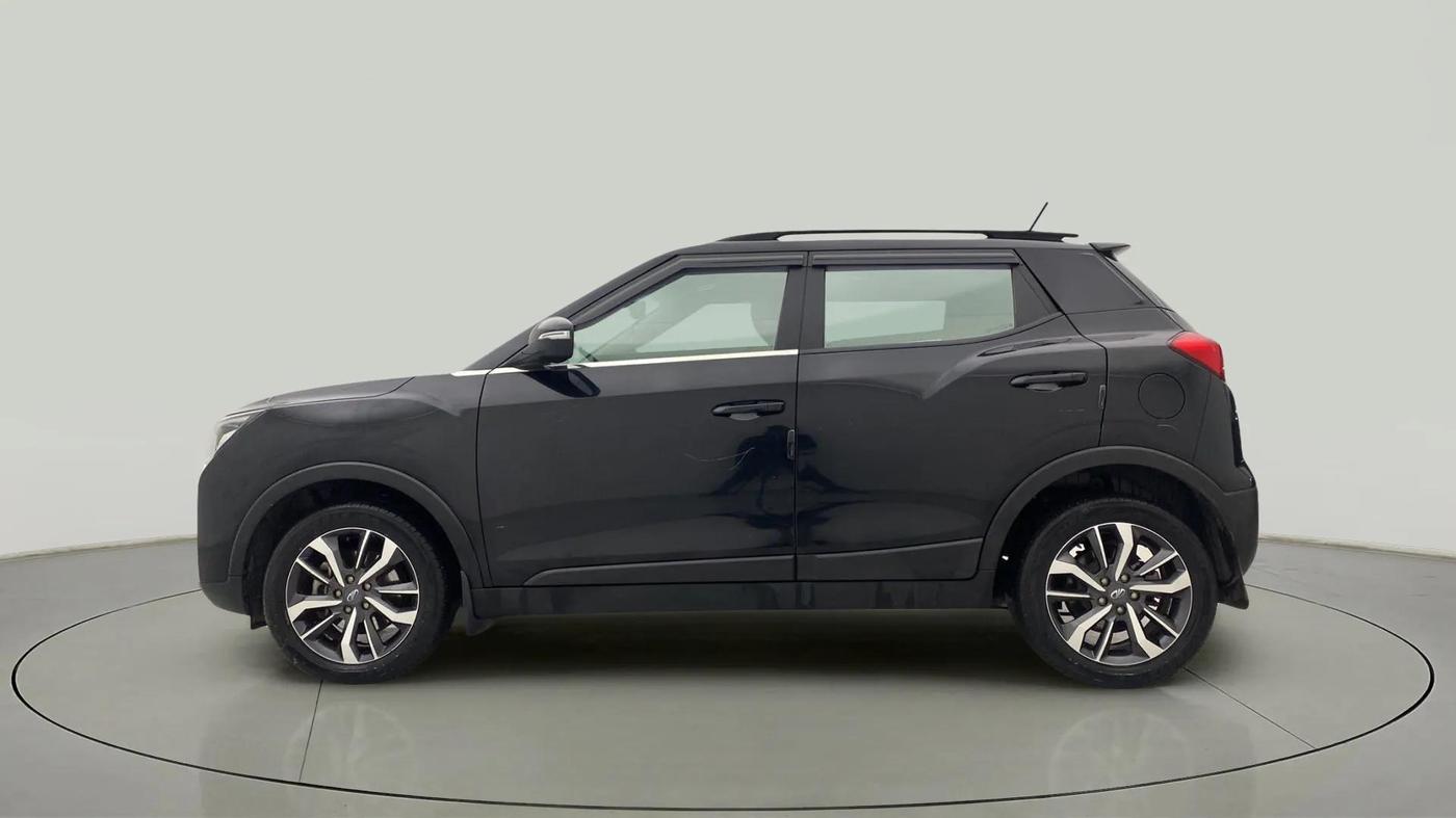 2021 Mahindra XUV300 W8 (O) 1.5 DIESEL, Diesel, Manual, 58,871 km, Left Side