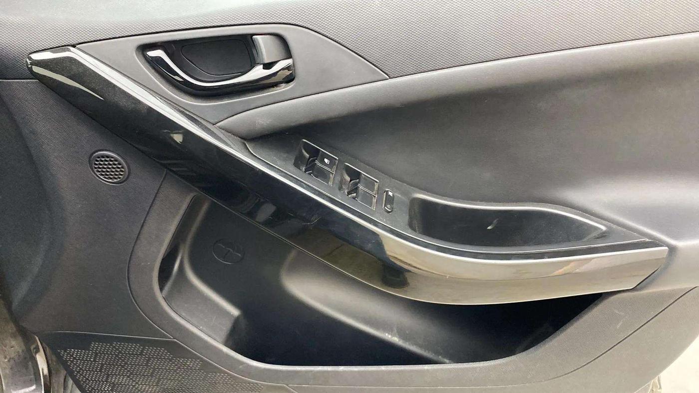 2023 Tata NEXON  XZ Plus LUX Dark Edition, Petrol, Manual, 36,140 km, Driver Side Door Panels Control