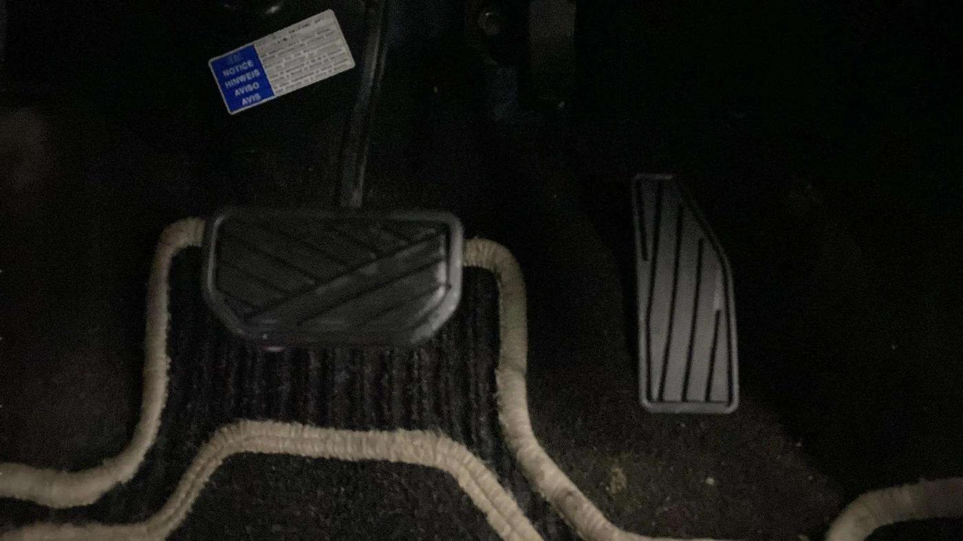 2018 Maruti Swift VXI AMT, Petrol, Automatic, 61,826 km, Pedals