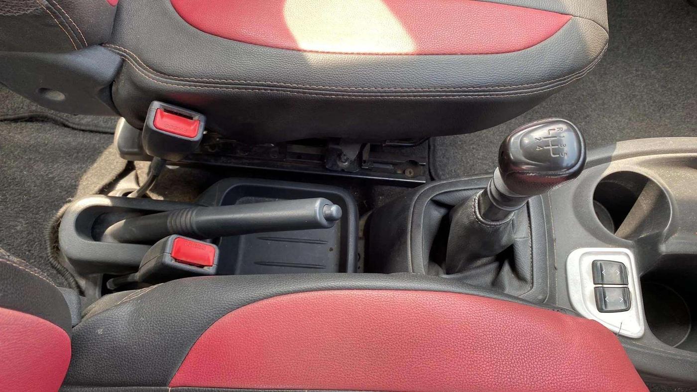 2017 Datsun Redi Go T (O), Petrol, Manual, 40,578 km, Pedals