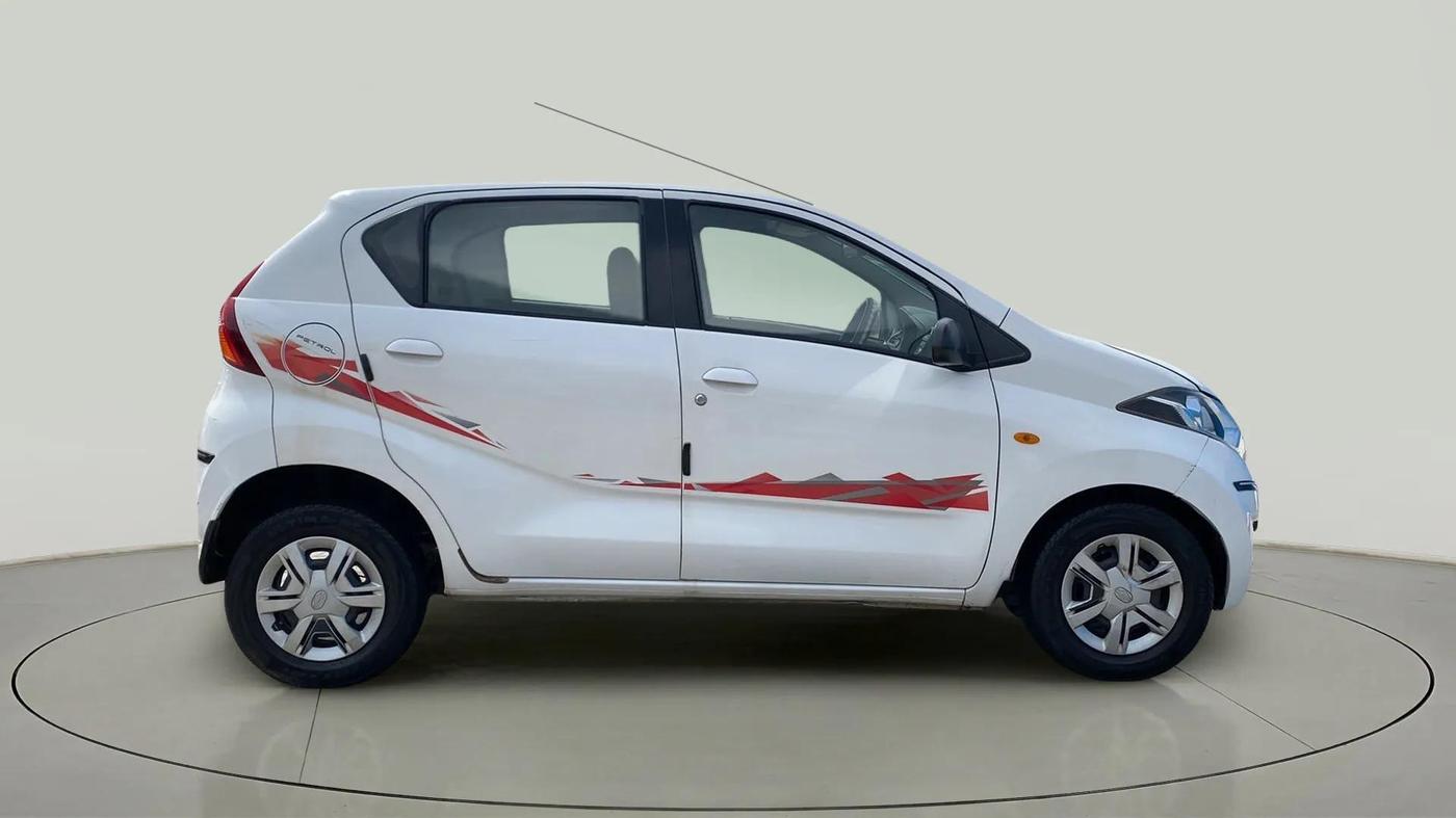 2017 Datsun Redi Go T (O), Petrol, Manual, 40,578 km, Right Side View