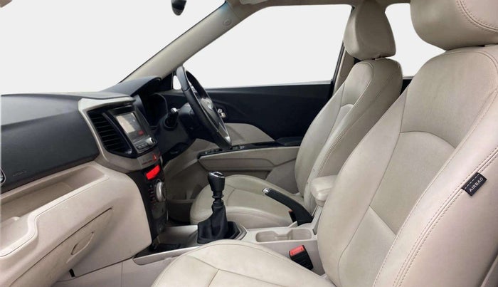 2019 Mahindra XUV300 W8 (O) 1.2 PETROL, Petrol, Manual, 22,992 km, Right Side Front Door Cabin