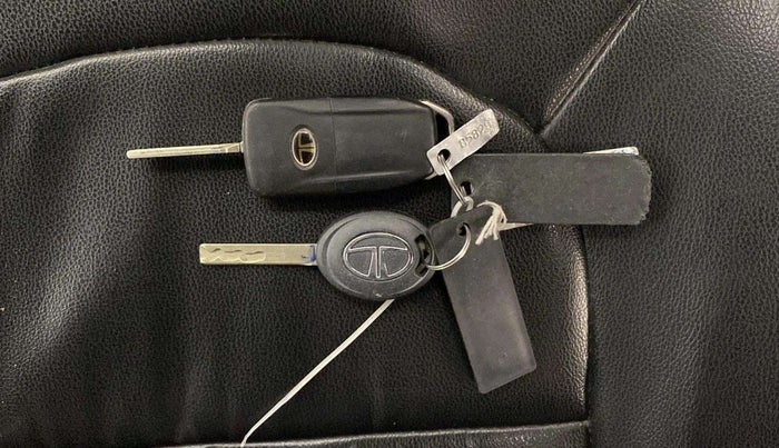 2022 Tata NEXON XM DIESEL, Diesel, Manual, 46,231 km, Key Close Up