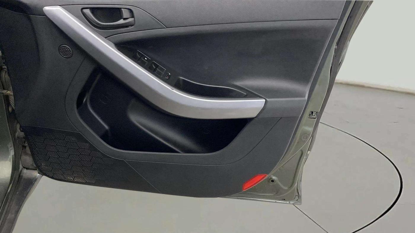 2022 Tata NEXON XM DIESEL, Diesel, Manual, 46,231 km, Driver Side Door Panels Control