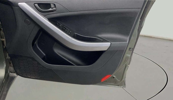 2022 Tata NEXON XM DIESEL, Diesel, Manual, 46,231 km, Driver Side Door Panels Control
