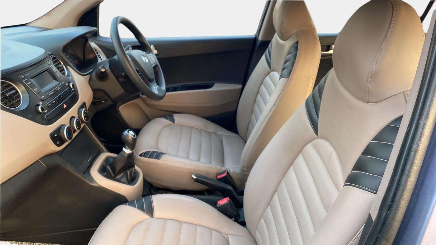 2016 Hyundai Xcent SX 1.2, Petrol, Manual, 39,081 km, Right Side Front Door Cabin