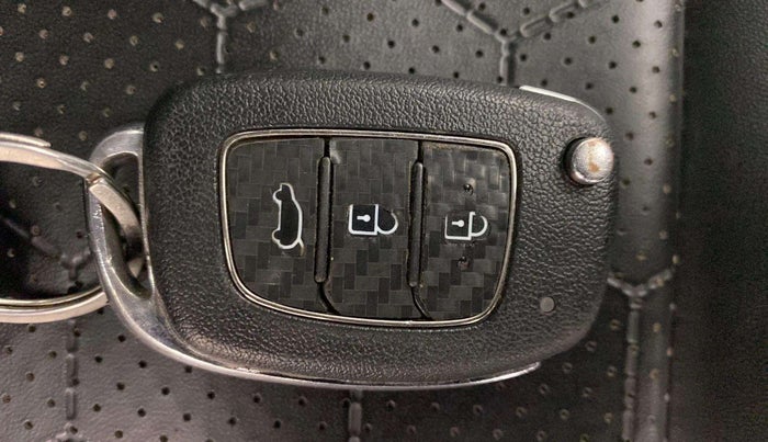 2022 Hyundai NEW I20 SPORTZ 1.2 MT, Petrol, Manual, 39,396 km, Key Close Up