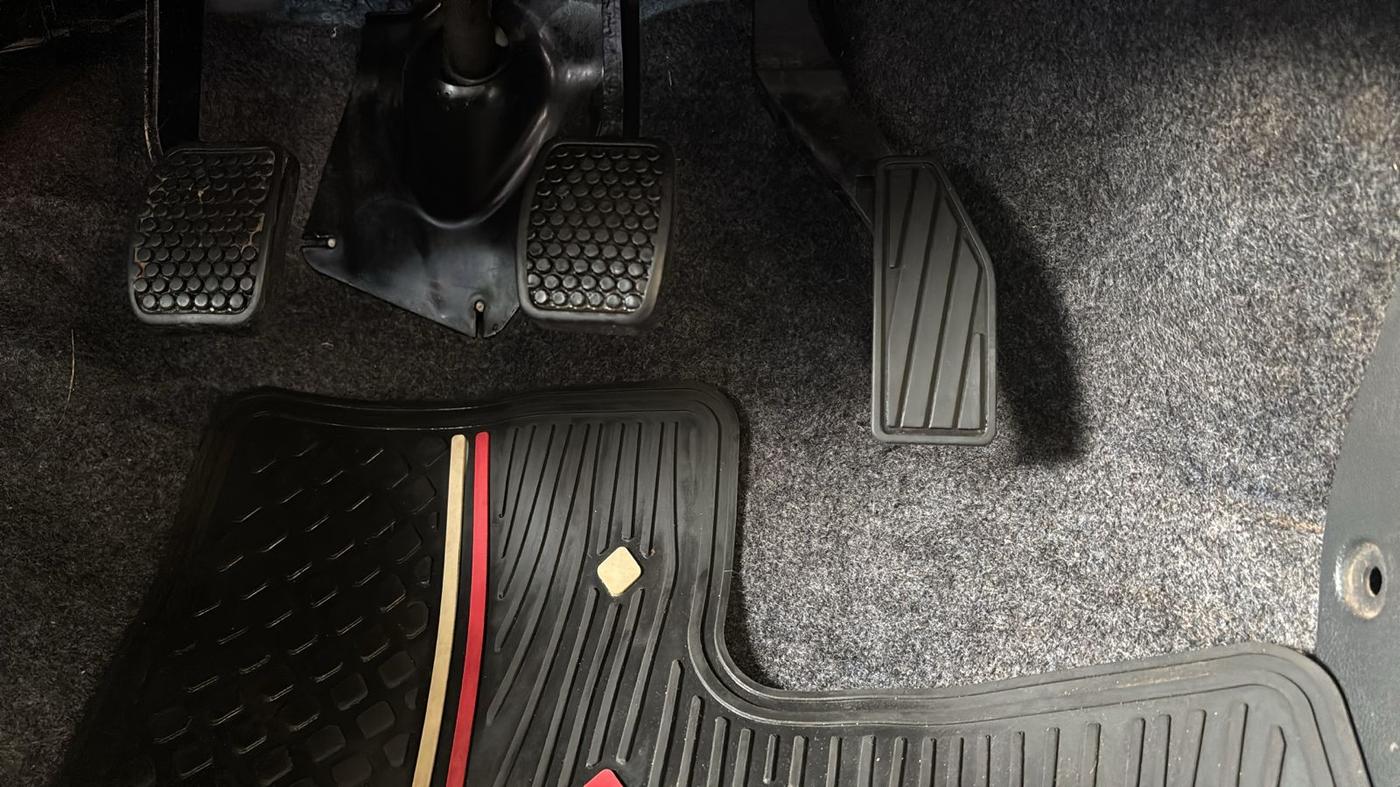 2016 Maruti Alto 800 LXI, Petrol, Manual, 22,340 km, Pedals